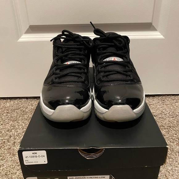 Athletic_Shoes